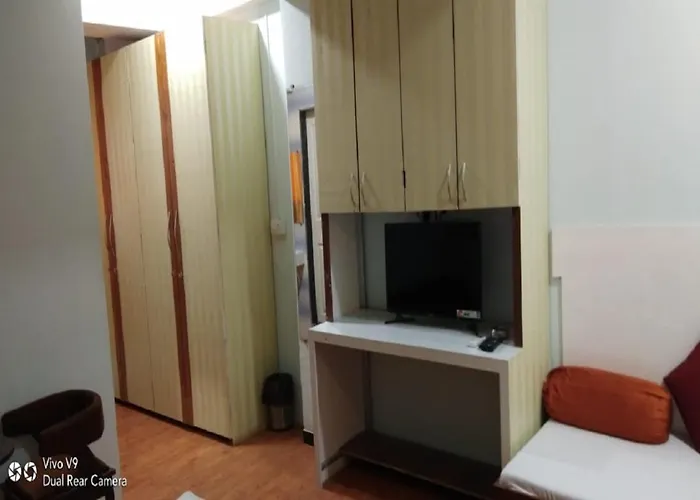 Hotel Shubham Vile Parle Mumbai